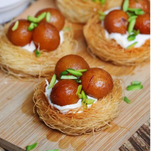 Vermicilli Nest with mini Gulab Jamuns/piece